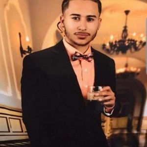 Meet your Posher, Carmela